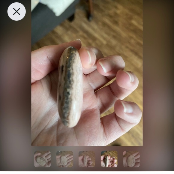 Rhodochrosite crystal palm stone - Picture 4 of 5